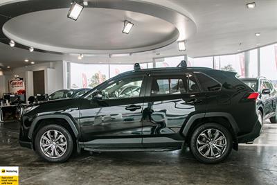 2023 Toyota RAV4 - Thumbnail