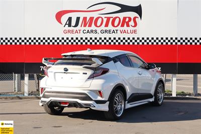 2018 Toyota C-HR - Thumbnail
