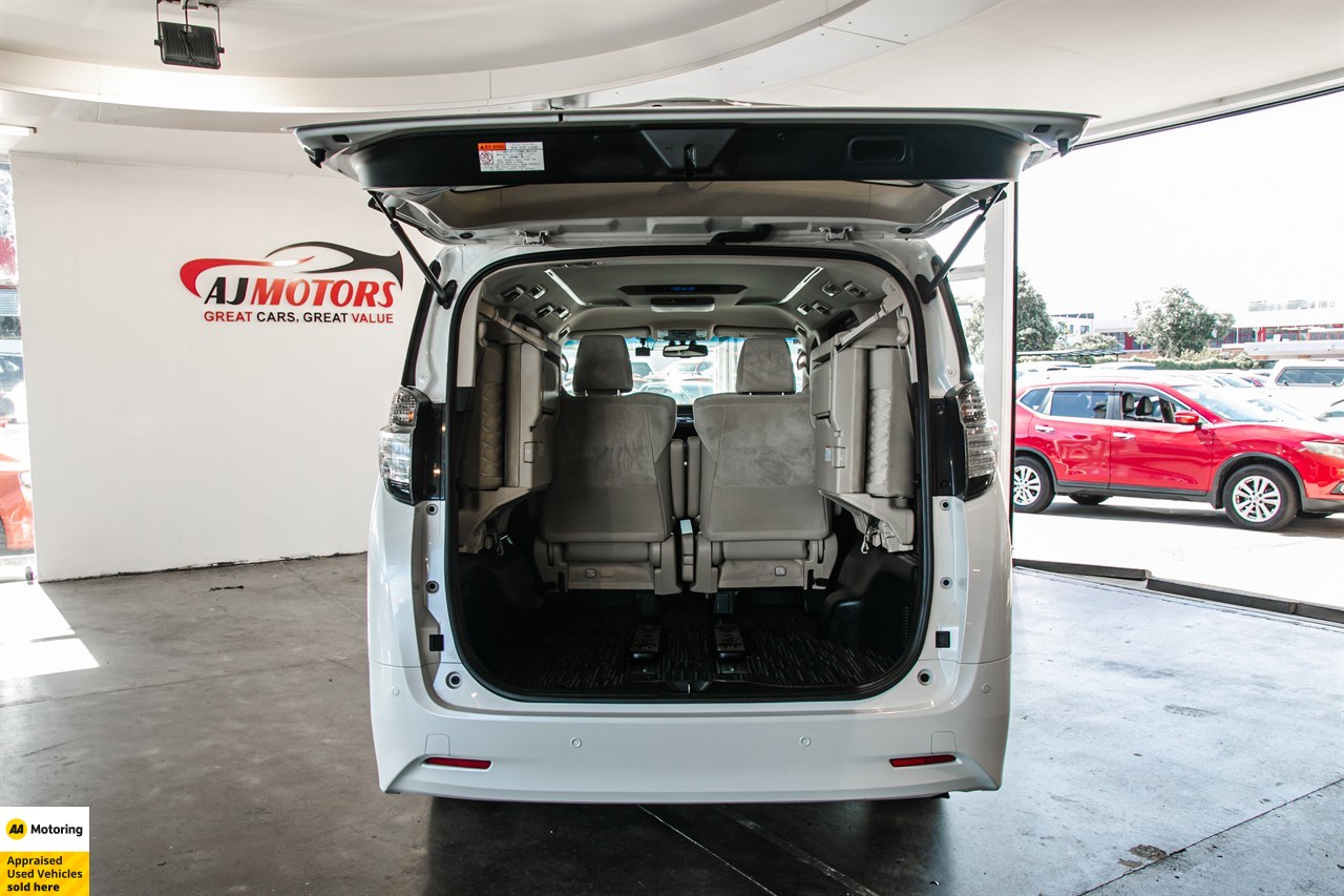 2015 Toyota Vellfire