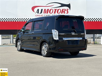 2014 Honda Step Wagon - Thumbnail