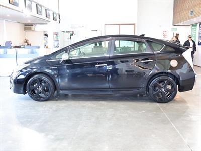 2013 Toyota Prius - Thumbnail