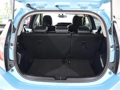 2015 Toyota Aqua - Thumbnail