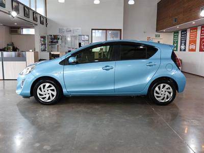 2015 Toyota Aqua - Thumbnail