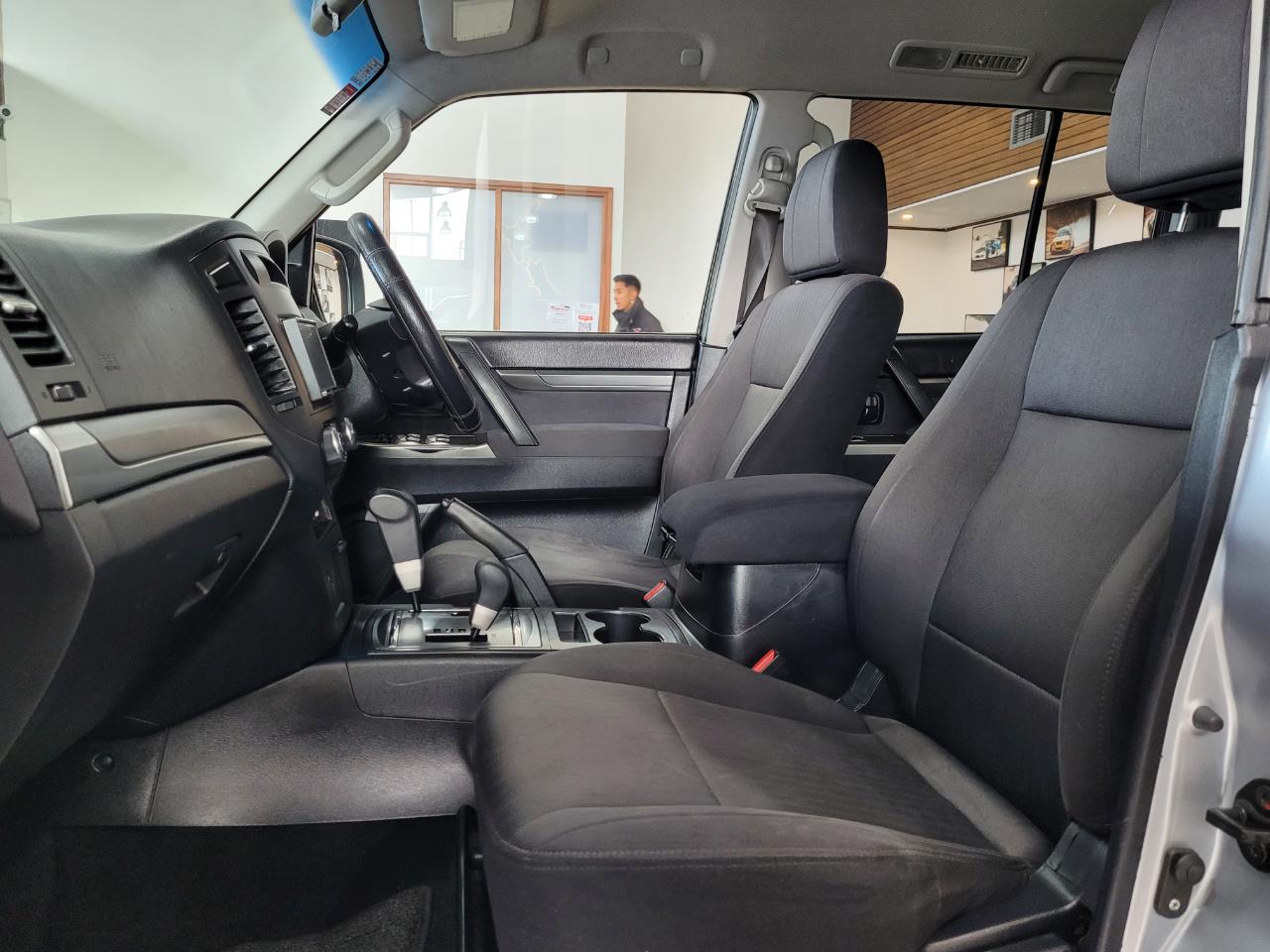 2011 Mitsubishi Pajero