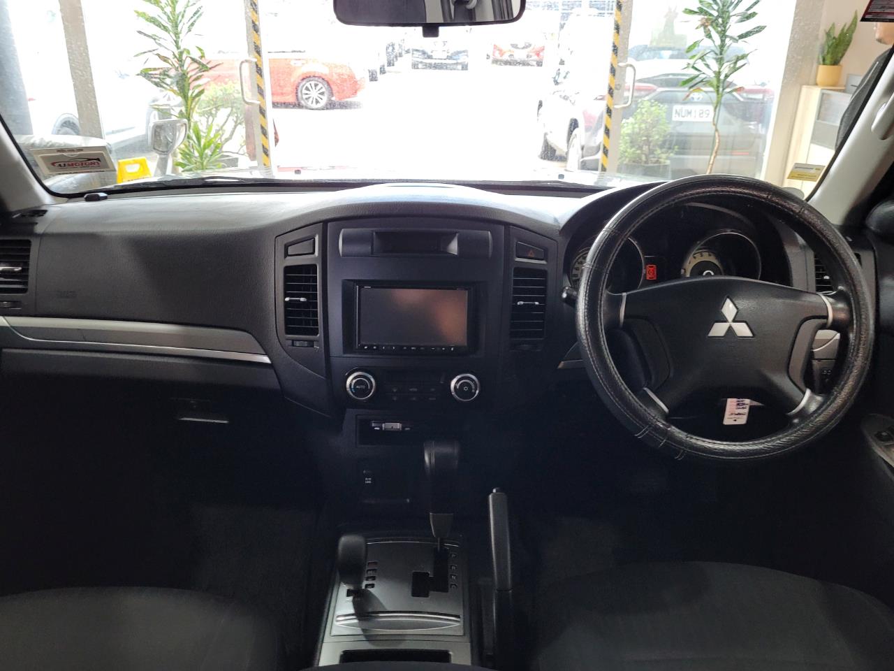 2011 Mitsubishi Pajero