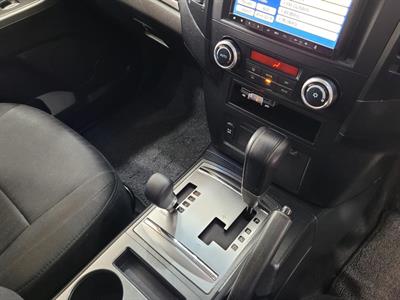 2011 Mitsubishi Pajero - Thumbnail