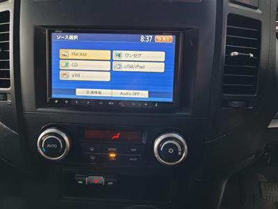 2011 Mitsubishi Pajero - Thumbnail