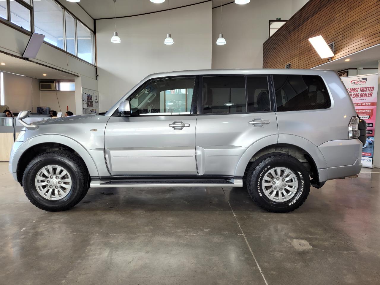 2011 Mitsubishi Pajero