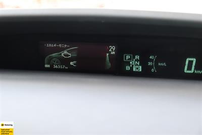 2014 Toyota Prius - Thumbnail