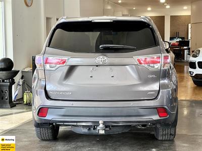 2017 Toyota Highlander - Thumbnail