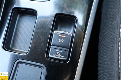 2022 Mitsubishi Outlander - Thumbnail