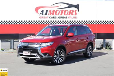 2022 Mitsubishi Outlander - Thumbnail