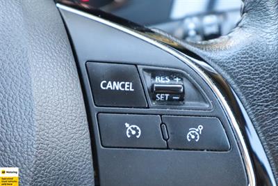 2022 Mitsubishi Outlander - Thumbnail