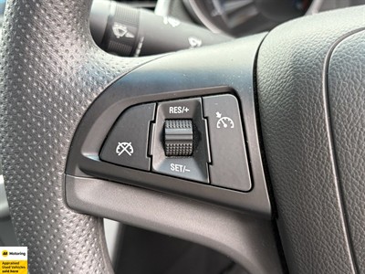 2012 Holden Cruze - Thumbnail