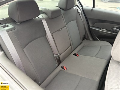 2012 Holden Cruze - Thumbnail
