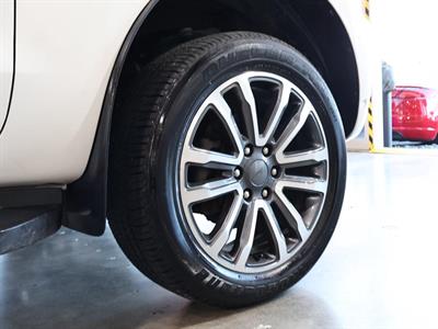 2021 Ford Everest - Thumbnail