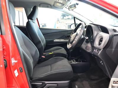 2015 Toyota Vitz - Thumbnail