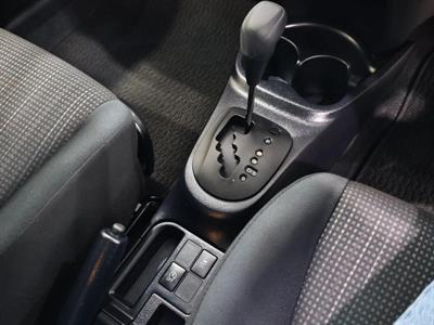 2015 Toyota Vitz - Thumbnail