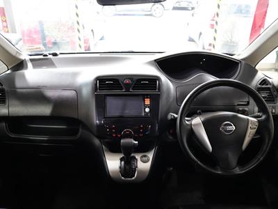 2013 Nissan Serena - Thumbnail