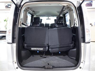 2013 Nissan Serena - Thumbnail