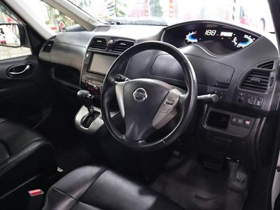 2013 Nissan Serena - Thumbnail