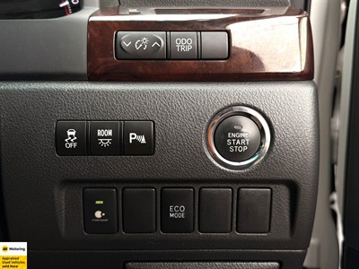 2012 Toyota Vellfire - Thumbnail