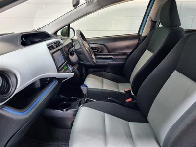 2014 Toyota Aqua - Thumbnail