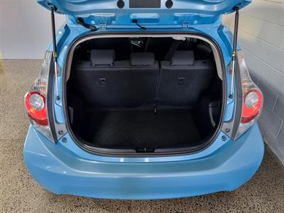 2014 Toyota Aqua - Thumbnail