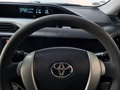 2014 Toyota Aqua - Thumbnail