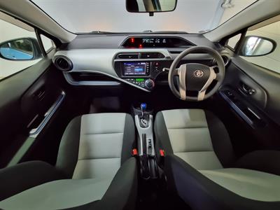 2014 Toyota Aqua - Thumbnail