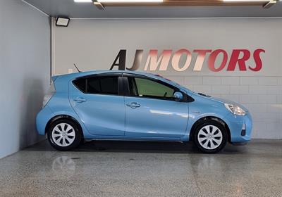 2014 Toyota Aqua - Thumbnail