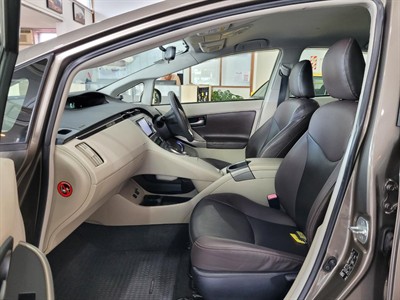 2012 Toyota Prius - Thumbnail