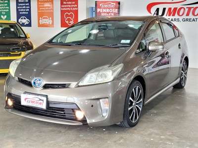 2012 Toyota Prius - Thumbnail