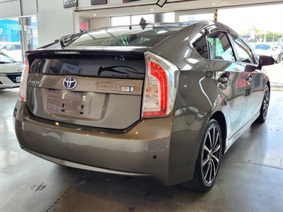 2012 Toyota Prius - Thumbnail