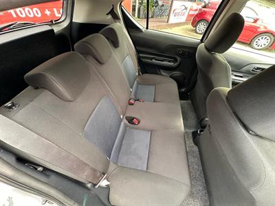 2017 Toyota Aqua - Thumbnail