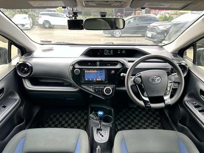 2017 Toyota Aqua - Thumbnail