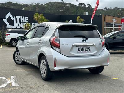 2017 Toyota Aqua - Thumbnail