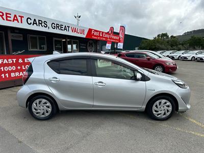 2017 Toyota Aqua - Thumbnail