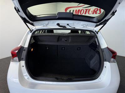 2018 Toyota Corolla - Thumbnail