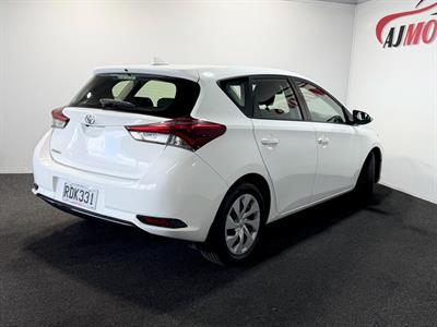 2018 Toyota Corolla - Thumbnail