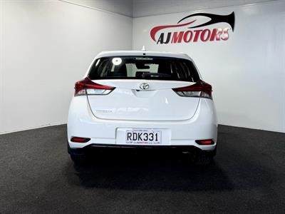 2018 Toyota Corolla - Thumbnail