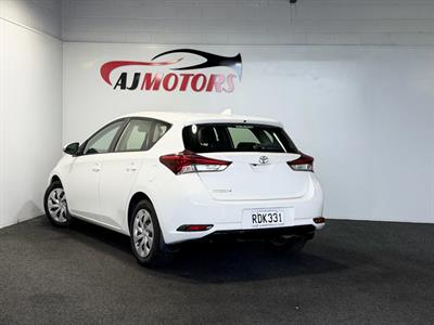 2018 Toyota Corolla - Thumbnail