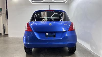 2015 Suzuki Swift - Thumbnail