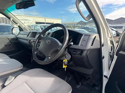 2010 Toyota Hiace - Thumbnail