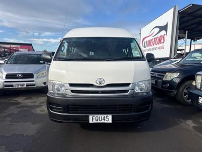 2010 Toyota Hiace - Thumbnail