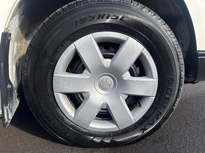 2010 Toyota Hiace - Thumbnail