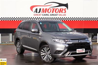 2022 Mitsubishi Outlander - Thumbnail
