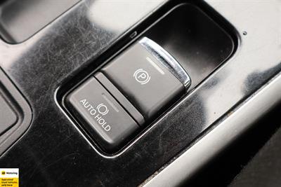 2022 Mitsubishi Outlander - Thumbnail