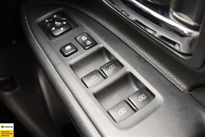 2022 Mitsubishi Outlander - Thumbnail