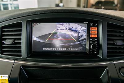 2012 Nissan Elgrand - Thumbnail